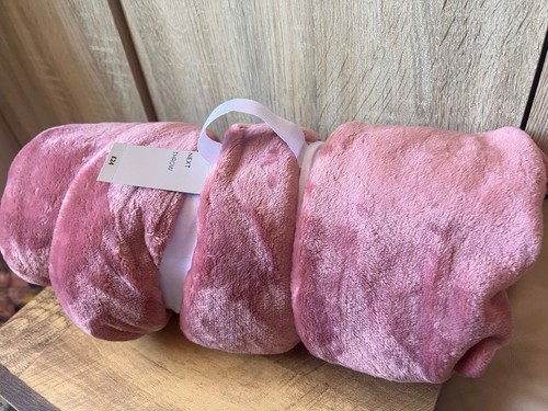 Blush pink plush fleece throw - pink,