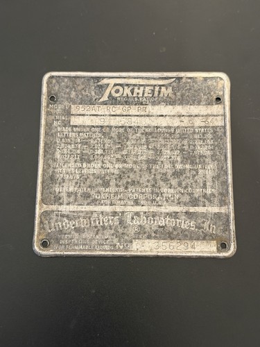 Tokheim 952 gas pump - pump, tag