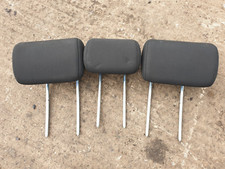 LAND ROVER FREELANDER 2 REAR BLACK FABRIC HEADRESTS HEAD RESTS