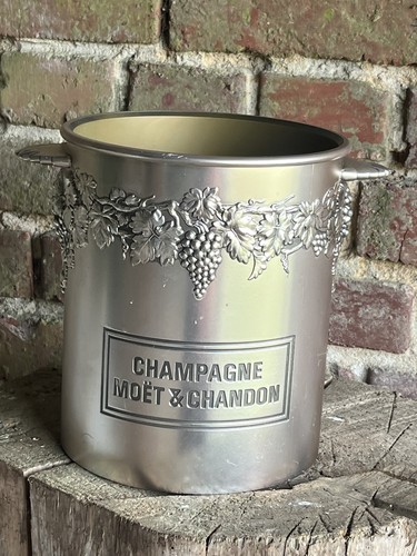 Vintage french champagne moët - champagne,