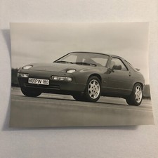 Vintage Porsche 928 S4