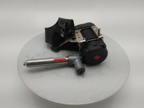 Volvo c30 seat - belt, rear
