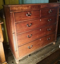 Antique Chest of Drawers.