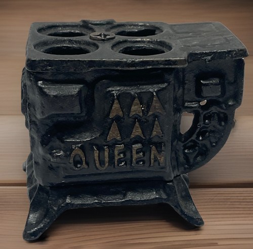 Vtg queen cast iron stove - queen,