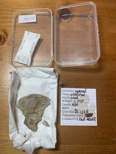 Very unusual lead - unusual, brooch