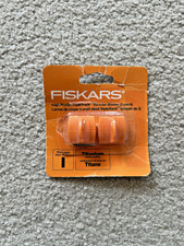 NEW Fiskars Triple Track High