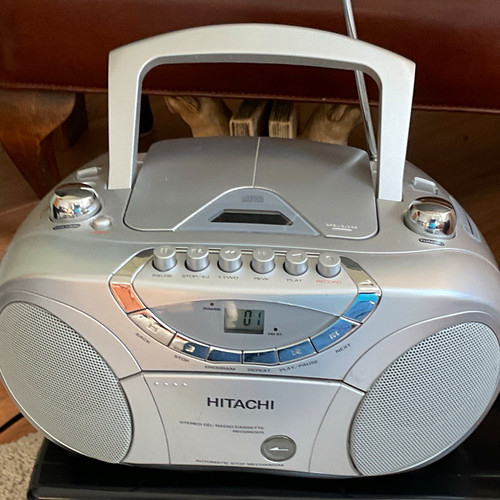Hitachi portable stereo - portable,