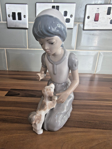 Casades vintage girl with - casades,