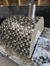 pizza oven + fire bricks base