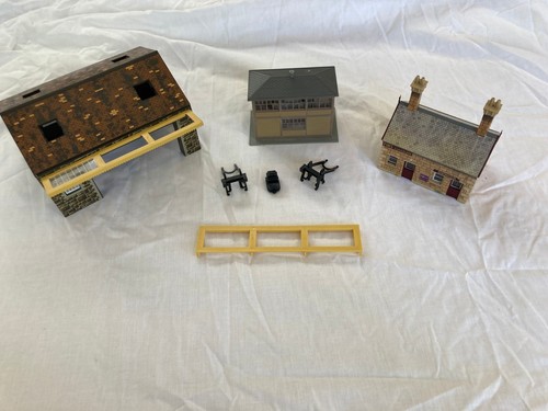 Used hornby r501 waiting room - waiting,