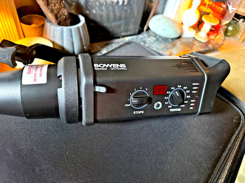 Bowens gemini gm750 - pro, studio