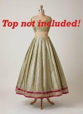 GOLD EMBELLISHED FLORAL