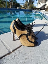Carolina Herrera Oxford Lace