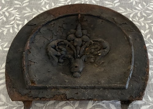 Antique cast iron soot - antique￼cast, flap