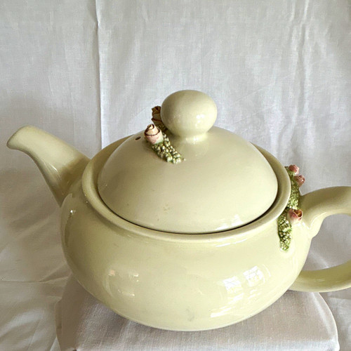 Pretty rosebud carlton ware - pretty,