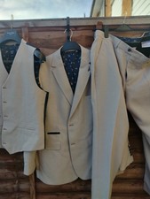 Men's Three-Piece Suit  Fratelli Uniti Milano.