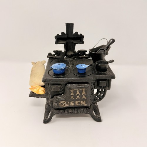 Queen mini cast iron stove - cast,