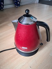 DELONGHI ICONA METALLICS KETTLE  - red