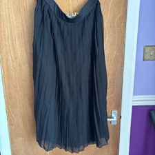 Select Size 18 Black Pleated