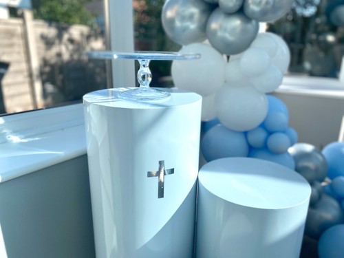 White cylinder plinths display - white,