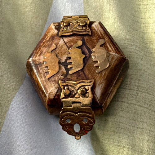 Vtg small hexagonal - hexagonal, brown