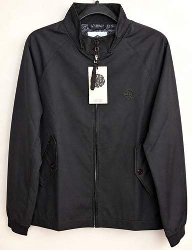 Pretty green men - green, black