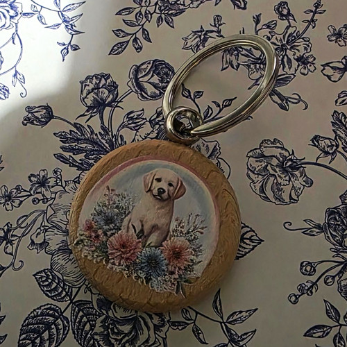 Round wooden labrador keyring - wooden,