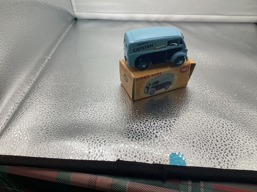 Dinky 465 morris van capstan - morris,