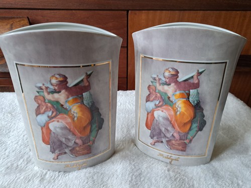Pair vintage goebel - of, artis