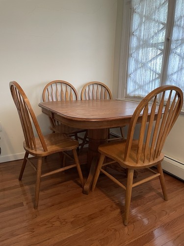 Traditional style oak dining - traditional-style,