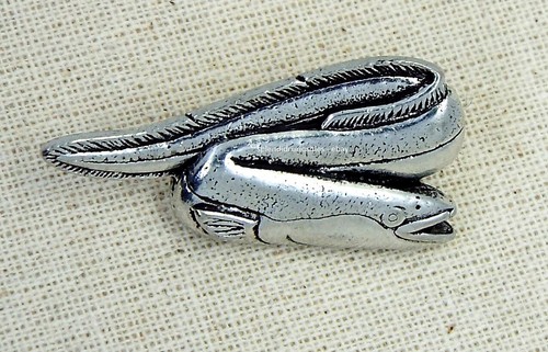 Eel fish pin badge artisan - eel,