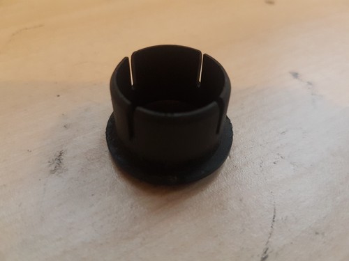 Swingarm plastic cap - swingarm, bung