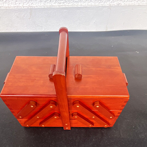 Wooden accordion cantilever - wooden,