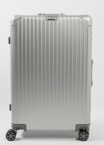 Huge aluminium check in - aluminium,