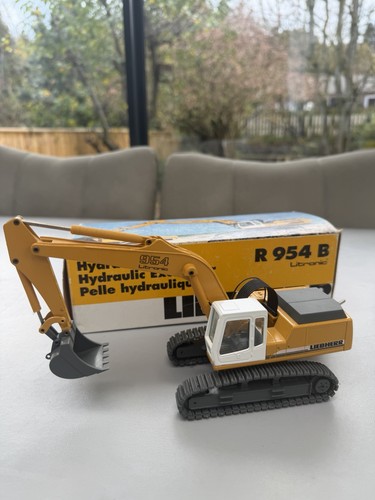 Liebherr 954 excavator model - excavator,