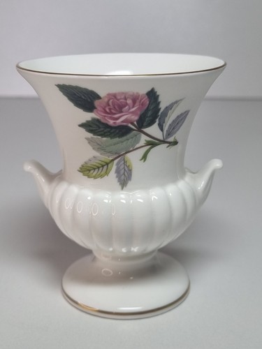Wedgwood hathaway rose - hathaway, vase