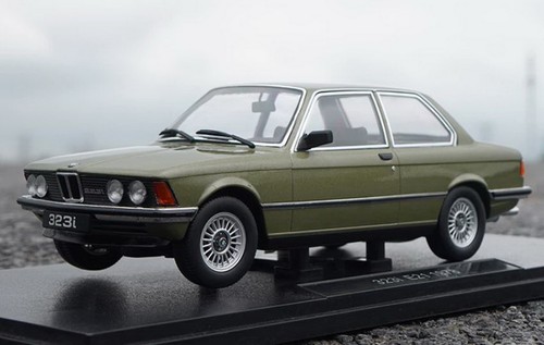 Scale bmw 323i - 1/18,