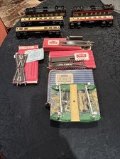 Hornby Dublo Group, Left And