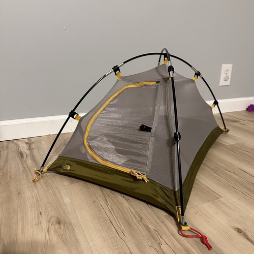 The north face display tent - face,