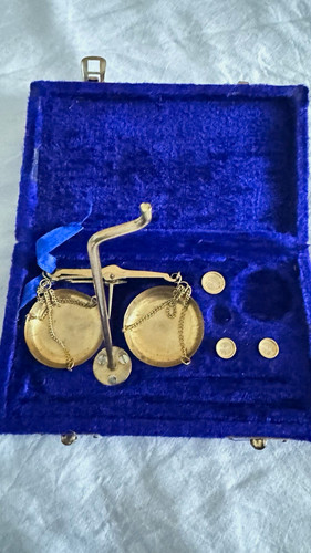 Vintage boxed brass balance - vintage,