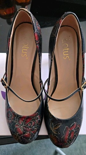 Lotus court shoe - size, 6