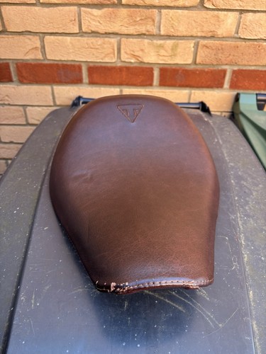 Triumph bobber statement - statement, seat