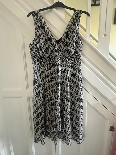 Black and grey summer floaty - and,