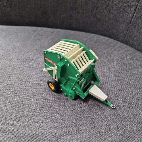 Vintage 1981 britains farm - vintage,