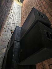 4 Concert Speakers 2xSubwoofer & 2x Yamaha AX15 All Rounders