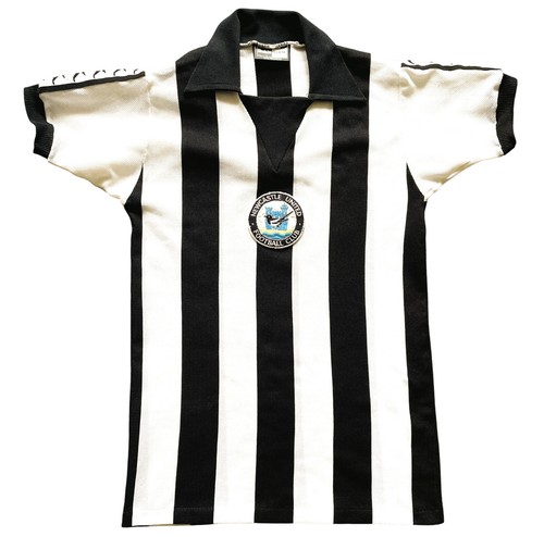 Newcastle home shirt 1976 - newcastle,