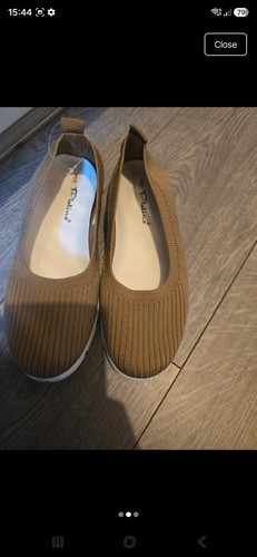 Ladies pull sock pumps - on,