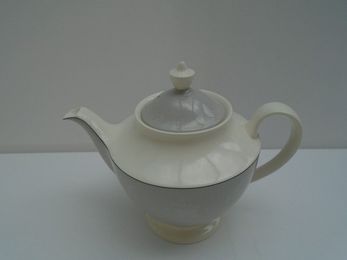 Royal doulton family teapot - royal,