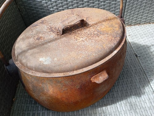 Cannon gallon antique - cannon, cast