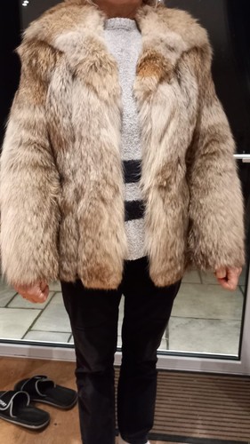Coyote fur coat - , women's